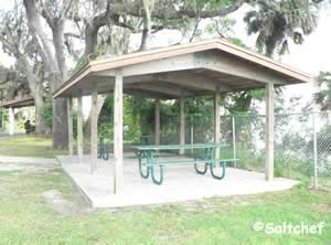 2 small pavilions at dames point park