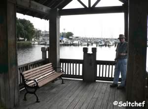 shade at end of mandarin park pier