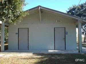 restrooms at holly point boat ramp in fernandina beach florida