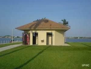 restrooms at currie park ramp