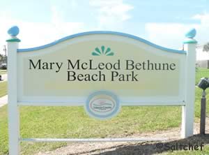 sign at mary mcleod beach park new smyrna beach