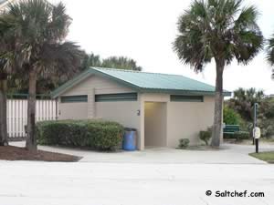 restrooms at jungle hut beach park florida