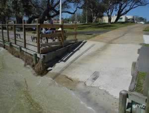 small ramp in fort walton beach suitable for hand launching